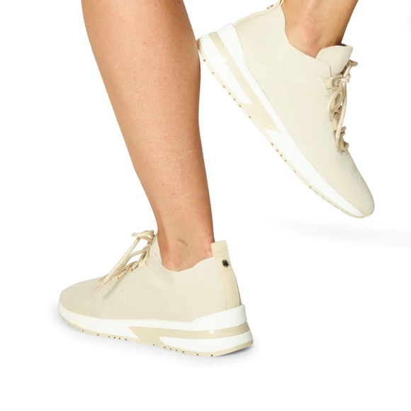 Urban Sport by J/Slides Gabby Stretch Knit Sneaker 8 newish - Picture 3 of 6